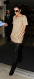 th_06644_celebrity_paradise.com_Victoria_Beckham_Lax_airport_016_122_579lo.jpg