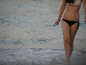 Candid Spy of Sexy Greek Girl On The Beach -k4h41gbopr.jpg