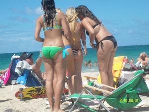 Spying sexy beach teens-41rh1i931d.jpg