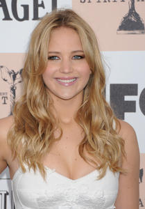 http://img185.imagevenue.com/loc370/th_892900662_JenniferLawrence_2011FilmIndependentSpiritAwardsFebruary262011_CFF5_122_370lo.jpg