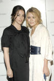 http://img185.imagevenue.com/loc389/th_94474_celeb-city.org_Mary-Kate_Olsen_at_a_screening_of_The_Wackness_in_NYC_25.06.2008_08_122_389lo.JPG