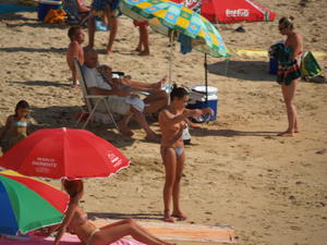 Voyeur-On-The-Beach-Photos-2-l3ukmsqjxg.jpg